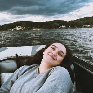 Meet your Posher, Emma